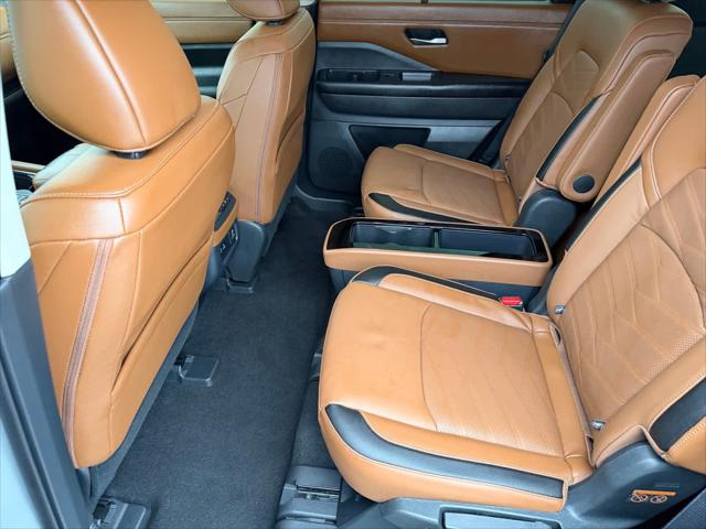 2025 Nissan Pathfinder Platinum 4WD