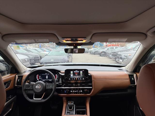 2025 Nissan Pathfinder Platinum 4WD