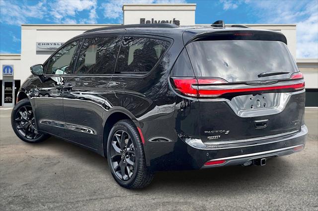 2026 Chrysler Pacifica PACIFICA LIMITED AWD
