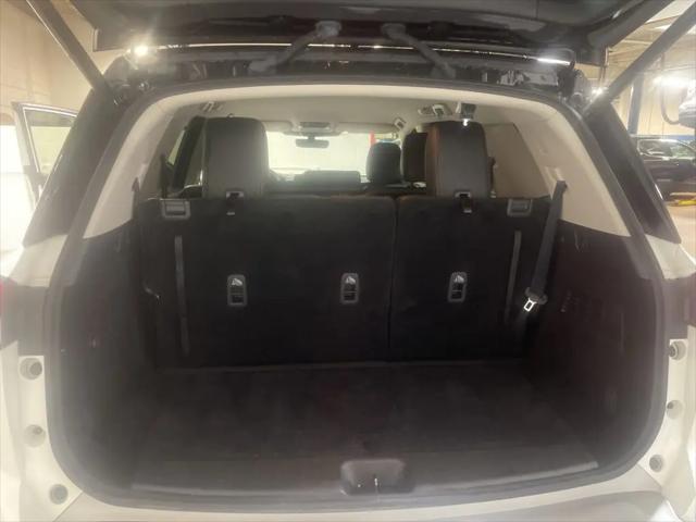 2023 Nissan Pathfinder SL 4WD