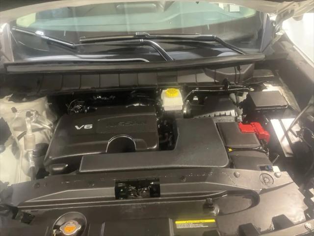 2023 Nissan Pathfinder SL 4WD