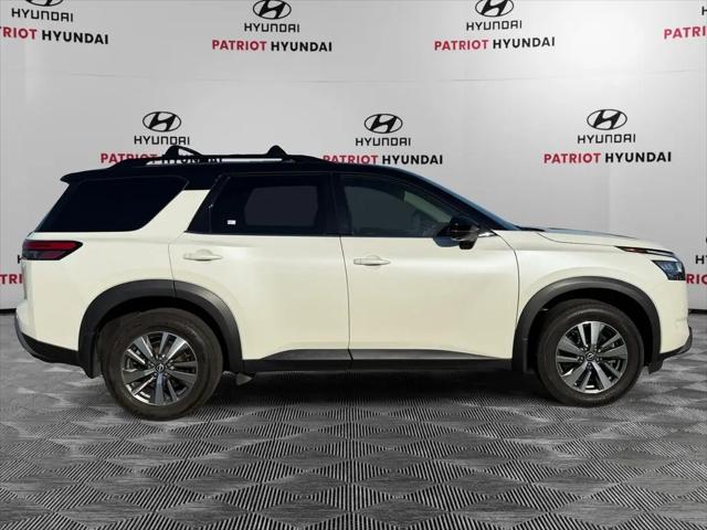2023 Nissan Pathfinder SL 4WD