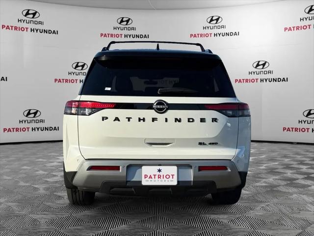 2023 Nissan Pathfinder SL 4WD