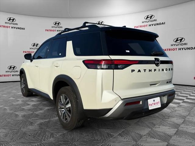 2023 Nissan Pathfinder SL 4WD