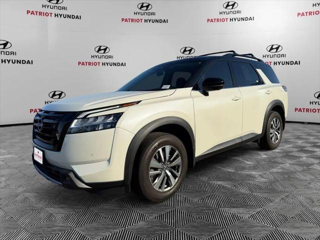 2023 Nissan Pathfinder SL 4WD