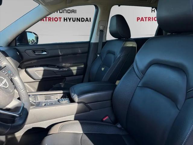 2023 Nissan Pathfinder SL 4WD
