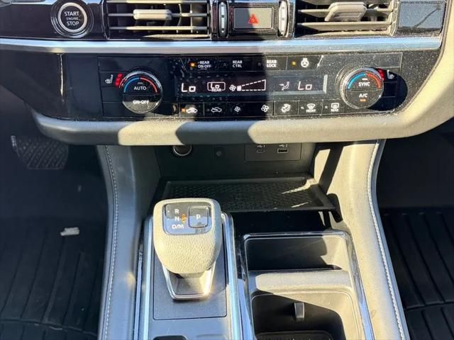 2023 Nissan Pathfinder SL 4WD