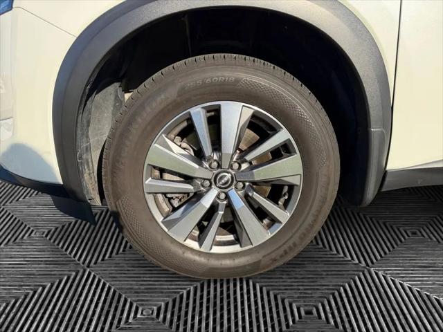 2023 Nissan Pathfinder SL 4WD