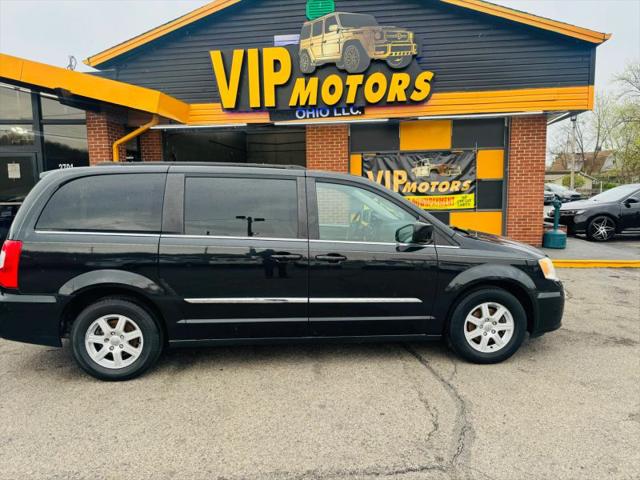 2016 Chrysler Town & Country Touring for sale in Aurora, IN