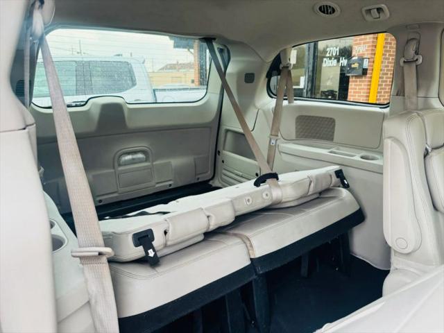 2016 Chrysler Town & Country Touring