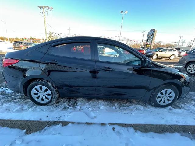 2017 Hyundai Accent SE
