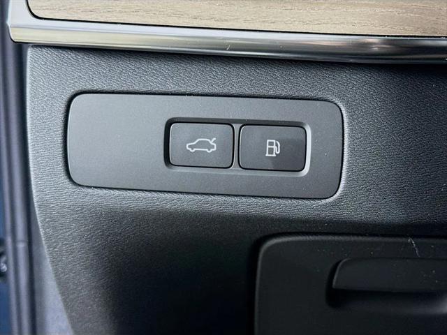 2026 Volvo XC90 Plug-In Hybrid Ultra, T8 AWD, Electric/Gasoline, Bright, 7 Seats