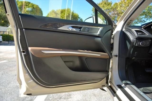 2016 Lincoln MKZ FWD