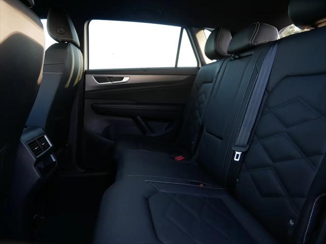 2026 Volkswagen Atlas Cross Sport SE with Technology