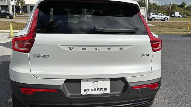 2026 Volvo XC40 Core, B5 AWD Gas (mild hybrid), Dark