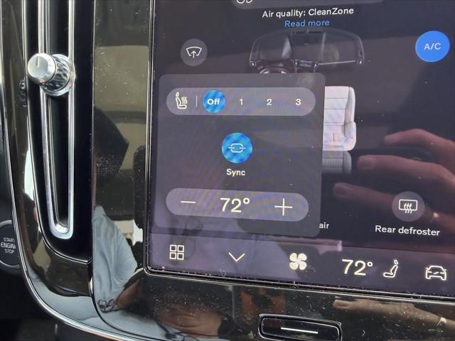 2026 Volvo XC40 Core, B5 AWD Gas (mild hybrid), Dark