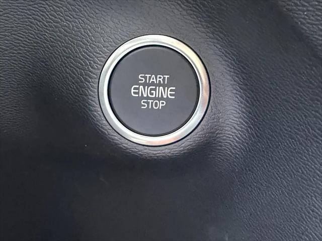 2026 Volvo XC40 Core, B5 AWD Gas (mild hybrid), Dark