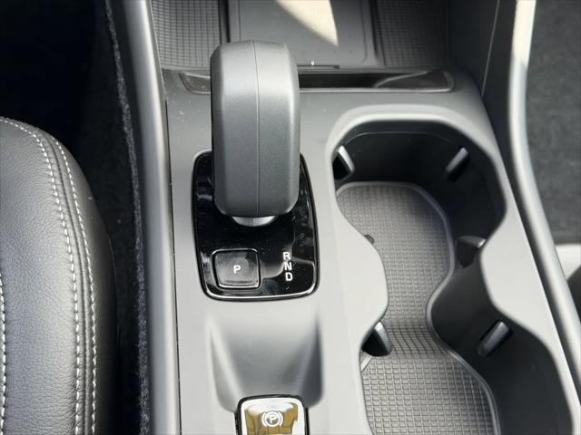 2026 Volvo XC40 Core, B5 AWD Gas (mild hybrid), Dark