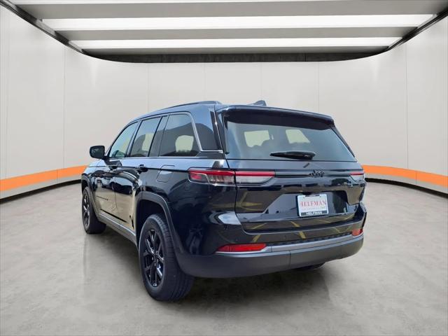 2026 Jeep Grand Cherokee Altitude 4x2