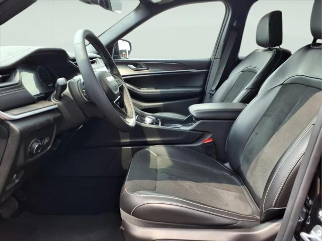 2026 Jeep Grand Cherokee Altitude 4x2