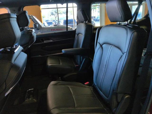 2026 Jeep Grand Wagoneer L Summit Obsidian 4x4