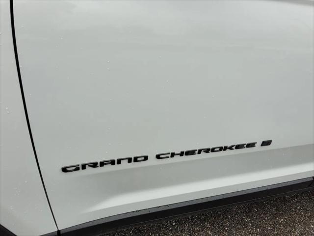 2026 Jeep Grand Cherokee Altitude 4x2