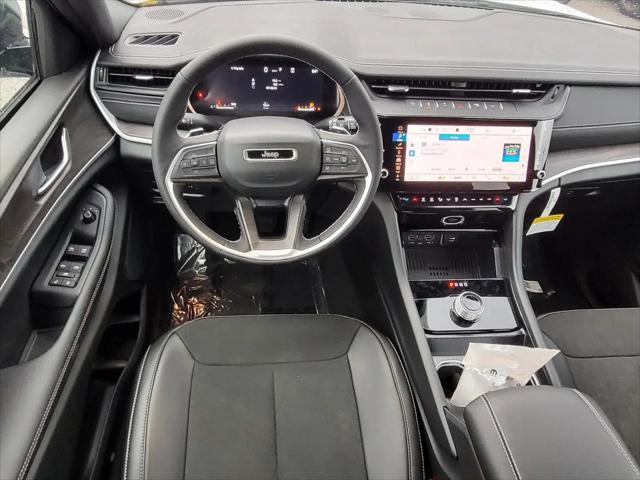 2026 Jeep Grand Cherokee Altitude 4x2