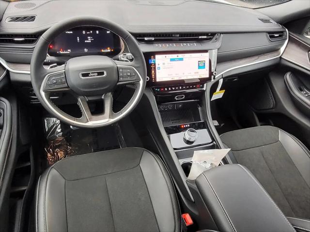 2026 Jeep Grand Cherokee Altitude 4x2