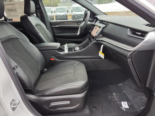 2026 Jeep Grand Cherokee Altitude 4x2
