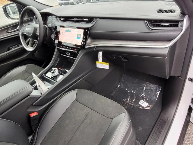 2026 Jeep Grand Cherokee Altitude 4x2