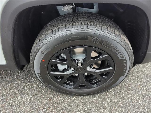 2026 Jeep Grand Cherokee Altitude 4x2