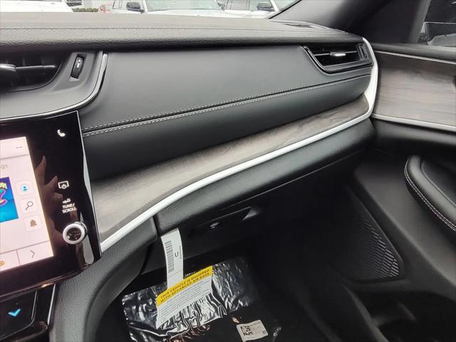 2026 Jeep Grand Cherokee Altitude 4x2