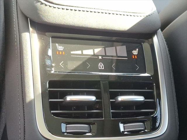 2026 Volvo XC90 Plus, B6 AWD Gas (mild hybrid), Gasoline, Bright, 7 Seats