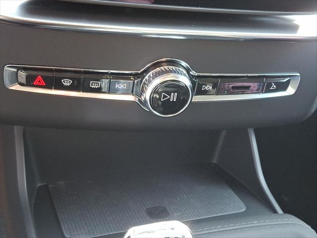 2026 Volvo XC90 Plus, B6 AWD Gas (mild hybrid), Gasoline, Bright, 7 Seats
