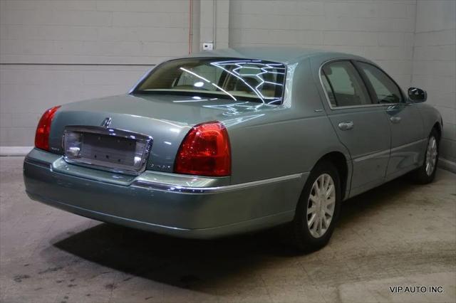 2006 Lincoln Town Car Signature