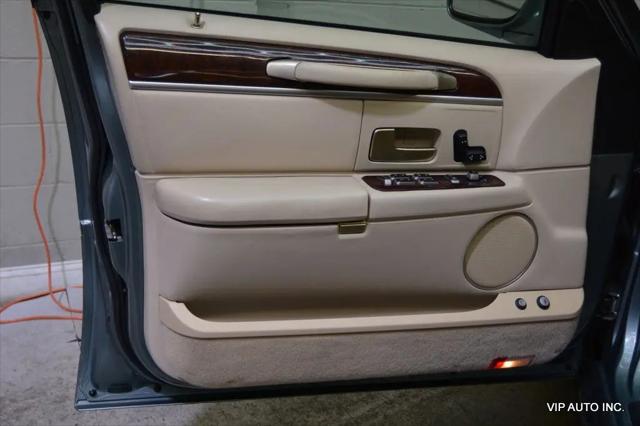 2006 Lincoln Town Car Signature