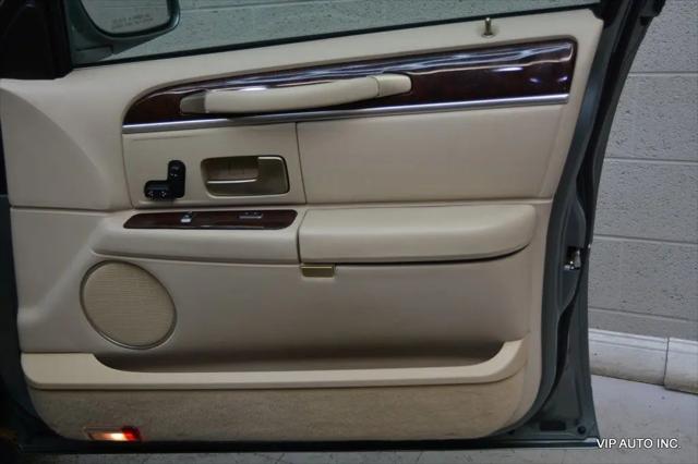 2006 Lincoln Town Car Signature