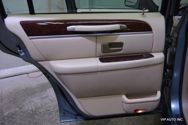 2006 Lincoln Town Car Signature