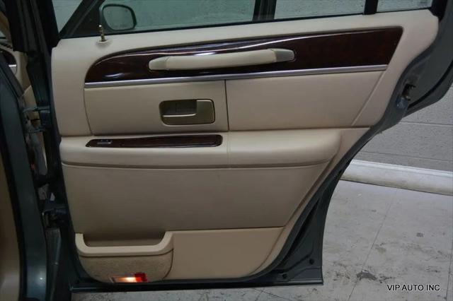 2006 Lincoln Town Car Signature