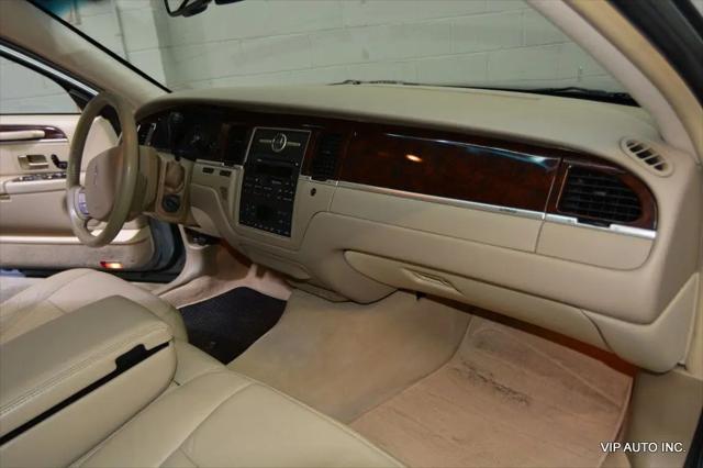 2006 Lincoln Town Car Signature