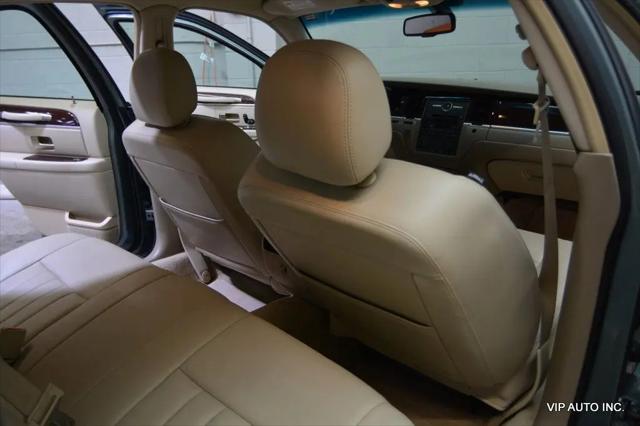 2006 Lincoln Town Car Signature