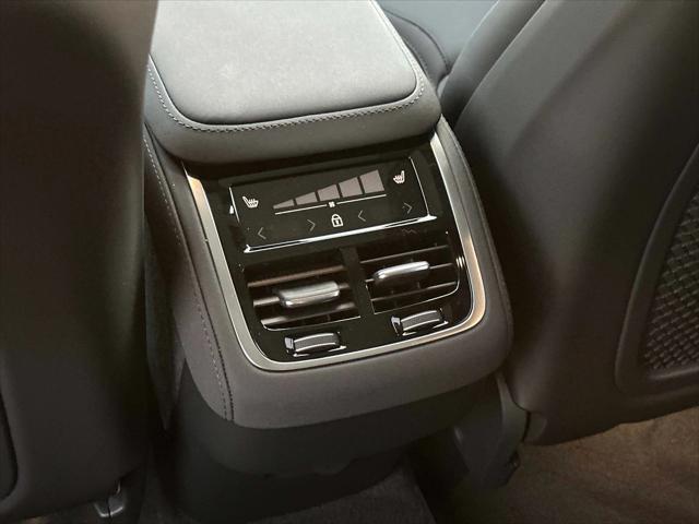 2026 Volvo XC90 Plus, B6 AWD Gas (mild hybrid), Gasoline, Bright, 7 Seats