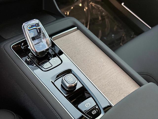2026 Volvo XC90 Plus, B6 AWD Gas (mild hybrid), Gasoline, Bright, 7 Seats