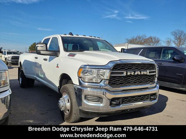 2023 RAM 3500 Tradesman Crew Cab 4x4 8 Box