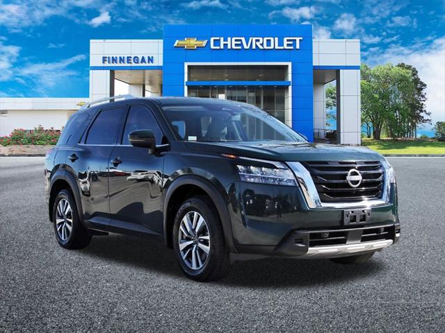 2023 Nissan Pathfinder SL FWD