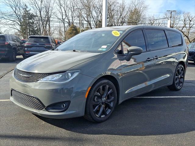 2020 Chrysler Pacifica Touring