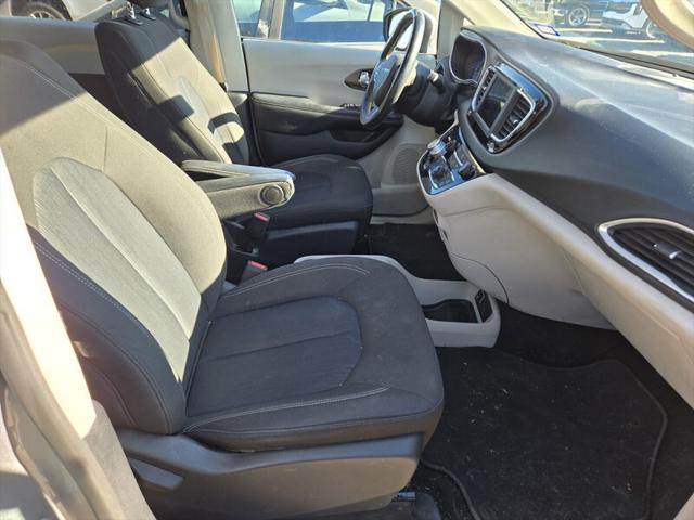 2020 Chrysler Voyager LX 2020 Chrysler Voyager LX