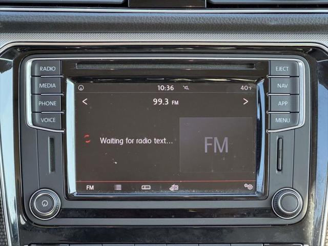 2019 Volkswagen Passat 2.0T SE R-Line 2019 Volkswagen Passat 2.0T SE R-Line