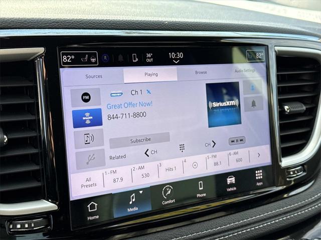 2022 Chrysler Pacifica Hybrid Touring L