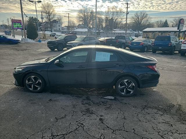 2023 Hyundai Elantra SEL 2023 Hyundai Elantra SEL